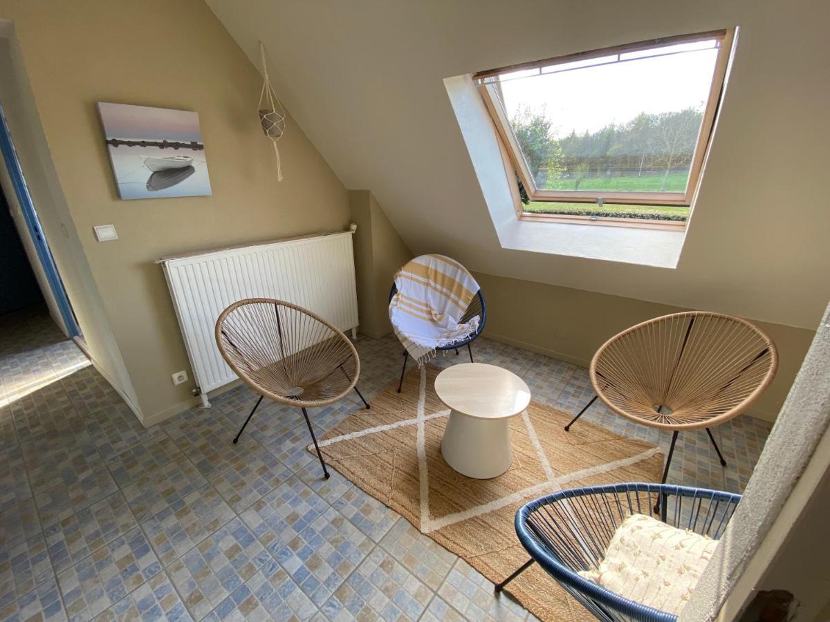 Bed and Breakfast La Pichonniere Isigny-le-Buat Exteriér fotografie