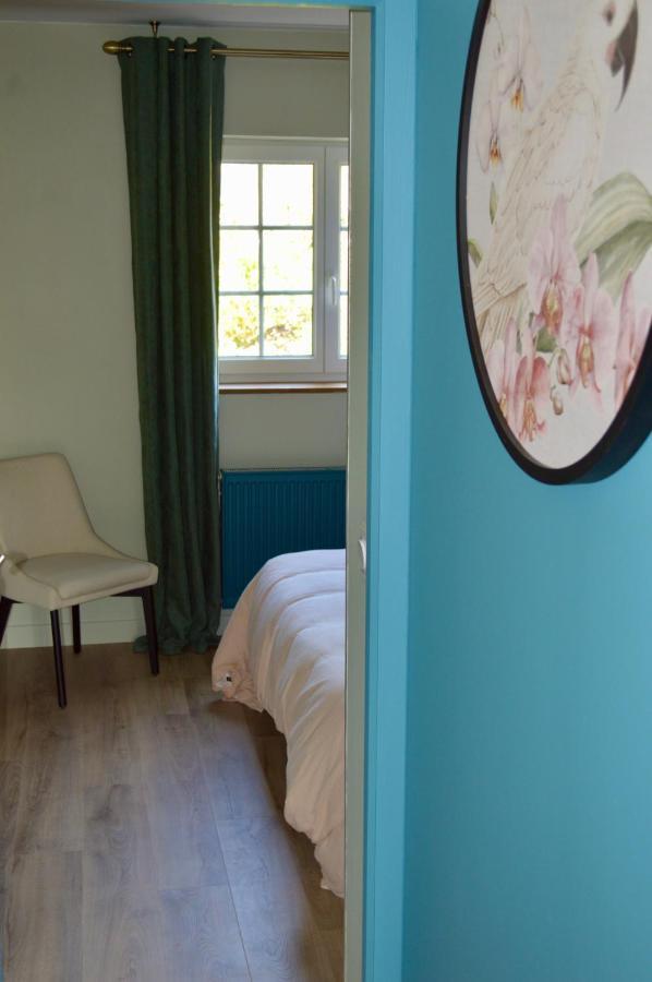Bed and Breakfast La Pichonniere Isigny-le-Buat Exteriér fotografie